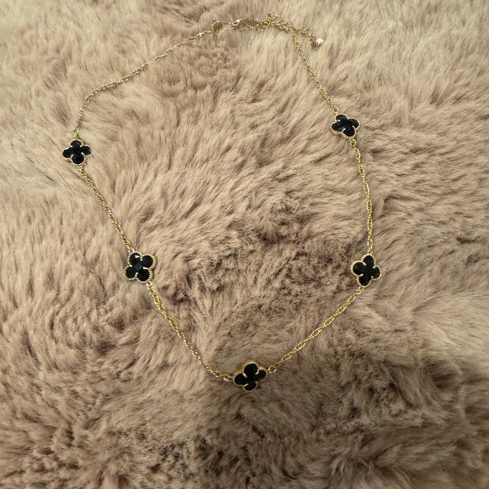Elegant Gold and Black Clover Necklace 14 inch with extender - Picture 3 of 3